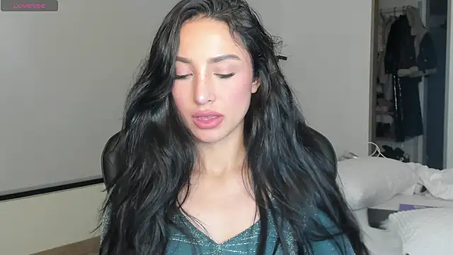 EvaMoet online show from March 6, 6:41 am