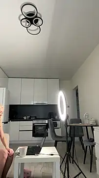 Mia Roxie online show from November 19, 3:06 am