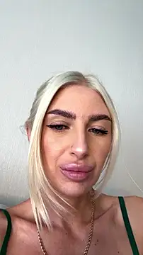 Mia Roxie online show from July 5, 3:13 am