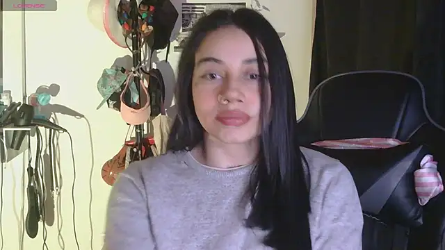 Snapshot of val_bardot chatting on June 25, 6:07 am val bardot online show from June 25, 6:07 am