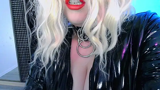 wickedxqueen online show from February 15, 9:55 pm