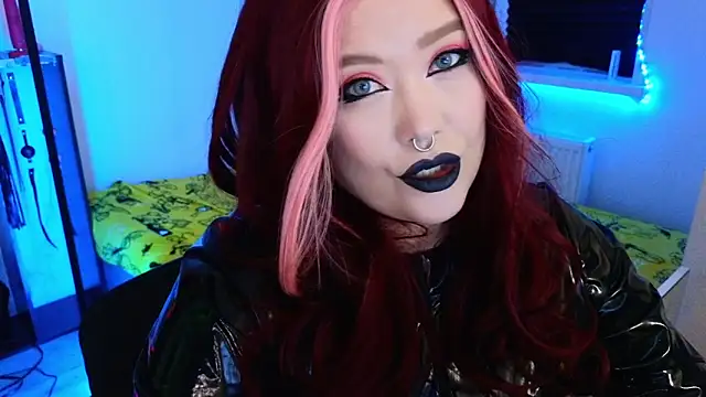 wickedxqueen online show from May 10, 9:53 pm