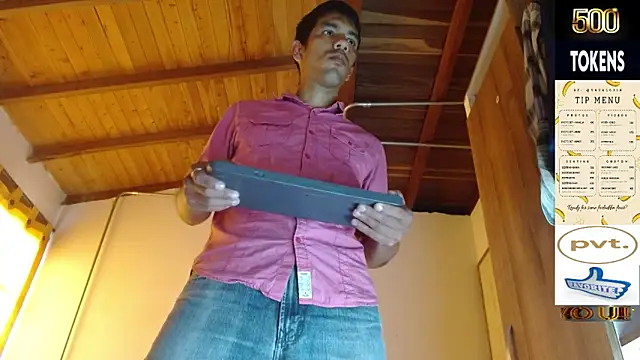 JohanyLatino online show from May 28, 9:01 pm