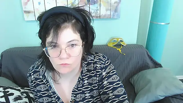 EverlyRays online show from February 17, 7:21 pm