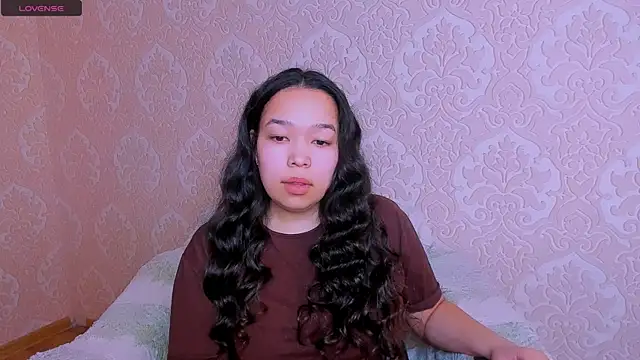 Snapshot of Kris_top_Lee chatting on April 8, 6:02 am Kris top Lee online show from April 8, 6:02 am