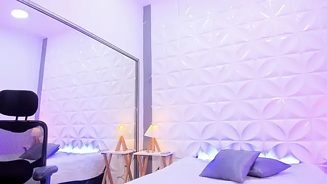 Snapshot of Fenty_XX chatting on February 1, 12:48 pm Fenty XX online show from February 1, 12:48 pm