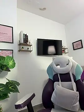 Snapshot of tati_reyess chatting on June 23, 11:52 am tati reyess online show from June 23, 11:52 am