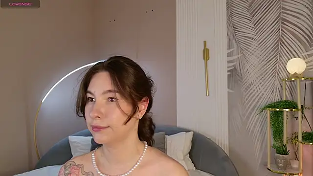 Marie Diaze online show from May 2, 5:01 am