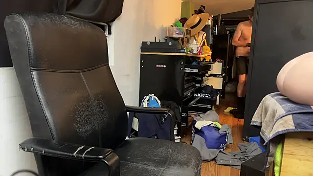 leanjamesdean online show from April 17, 11:57 am