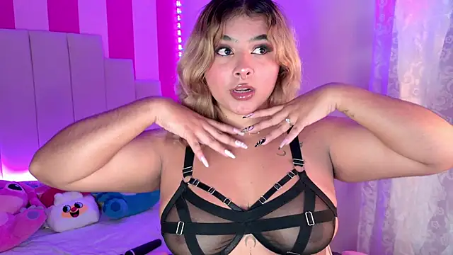 AliiceBrown  online show from April 8, 4:45 am