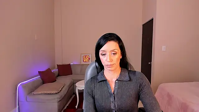 Snapshot of Kristen_Garner chatting on May 25, 8:15 pm Kristen Garner online show from May 25, 8:15 pm