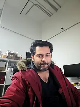 Sakhtlaundaz online show from December 30, 10:45 pm