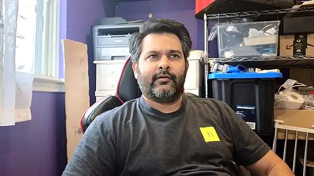 Sakhtlaundaz online show from April 25, 9:45 pm