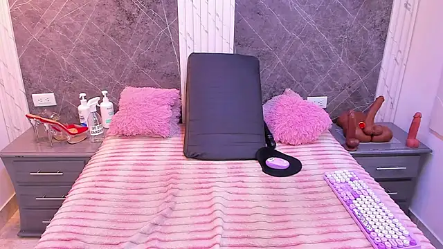 AndreaFletcher online show from February 9, 7:40 pm