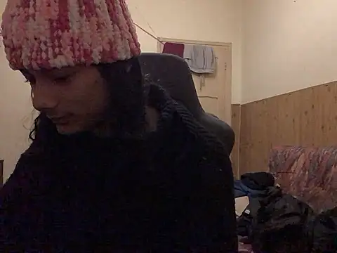 calliemaggotbone online show from January 16, 4:27 am