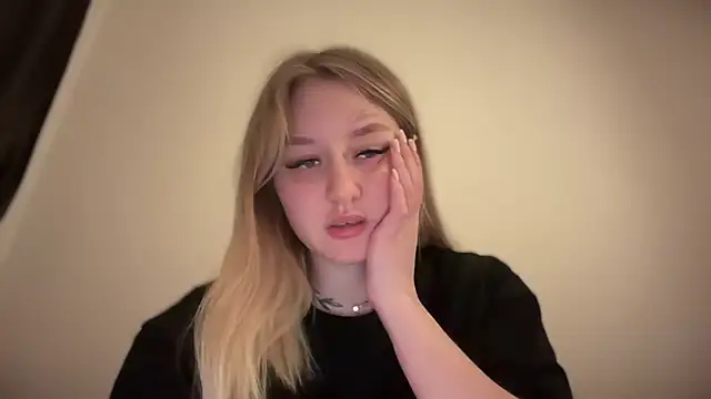 Snapshot of Isabel-Bailey chatting on December 4, 10:08 pm Isabel-Bailey online show from December 4, 10:08 pm