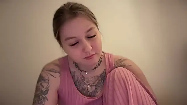 Snapshot of Isabel-Bailey chatting on December 7, 9:22 pm Isabel-Bailey online show from December 7, 9:22 pm