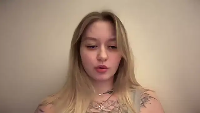 Snapshot of Isabel-Bailey chatting on December 13, 8:58 pm Isabel-Bailey online show from December 13, 8:58 pm