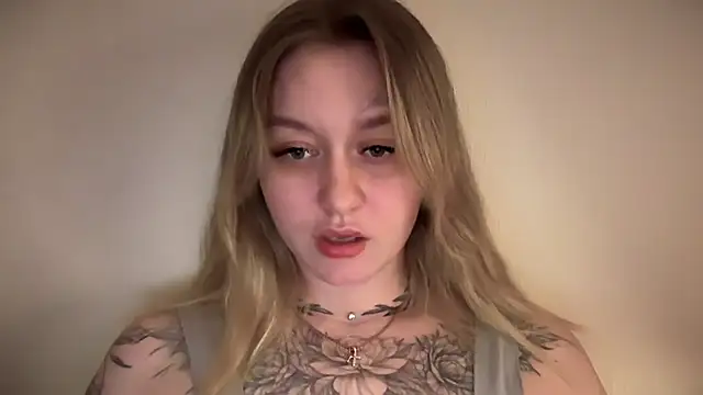 Snapshot of Isabel-Bailey chatting on December 18, 8:03 pm Isabel-Bailey online show from December 18, 8:03 pm