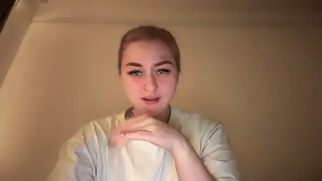 Snapshot of Isabel-Bailey chatting on December 2, 9:10 pm Isabel-Bailey online show from December 2, 9:10 pm