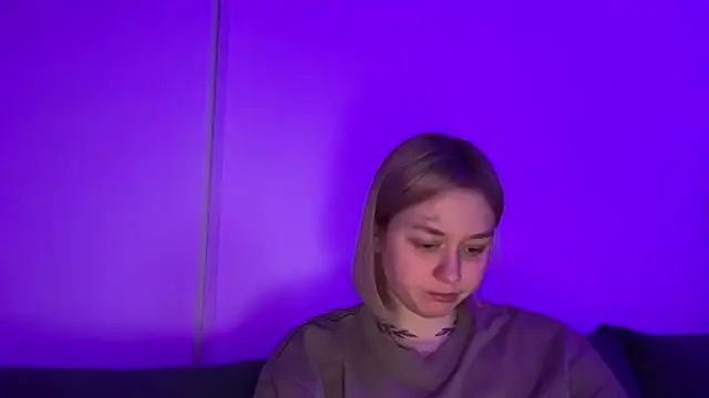 Snapshot of Isabel-Bailey chatting on February 17, 9:10 pm Isabel-Bailey online show from February 17, 9:10 pm