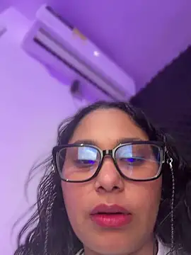 Snapshot of Cuteprincess21 chatting on April 27, 11:36 pm Cuteprincess21 online show from April 27, 11:36 pm