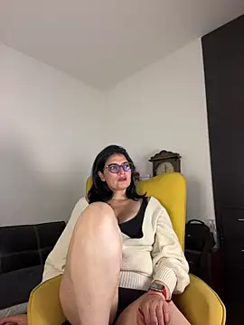 Snapshot of adriana71 chatting on June 11, 3:26 am adriana71 online show from June 11, 3:26 am