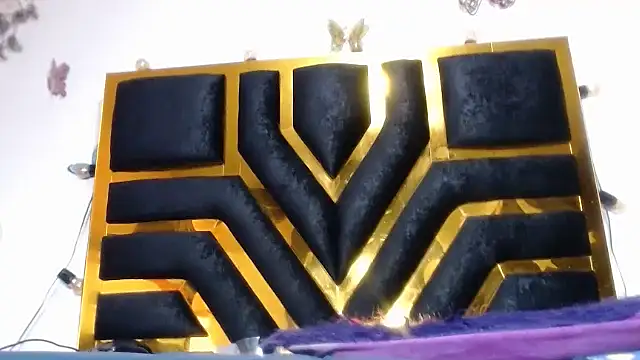 Helennahot online show from April 10, 6:34 pm