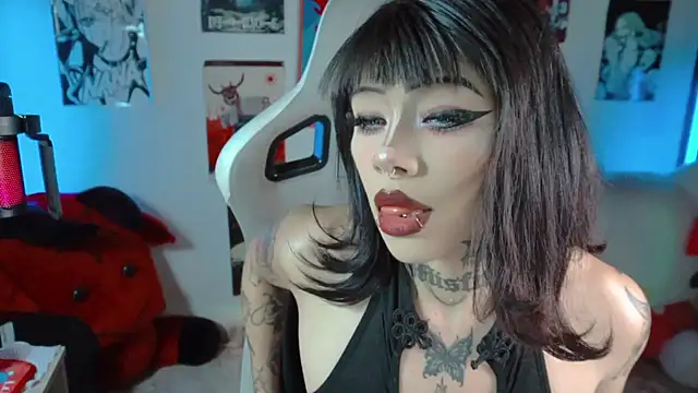 Deadly Doll online show from September 18, 10:34 pm