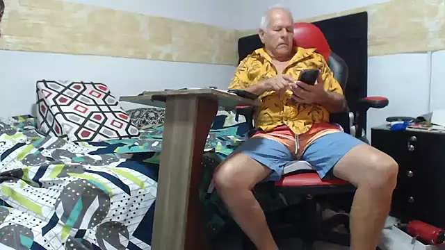 Snapshot of VALENTINO1983_ chatting on July 12, 11:29 pm VALENTINO1983 online show from July 12, 11:29 pm