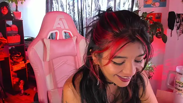 annie walker6 online show from April 20, 5:26 pm