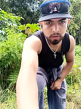 Snapshot of Ferchog5 chatting on March 18, 1:25 pm Ferchog5 online show from March 18, 1:25 pm