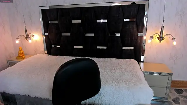 Jiggly   online show from April 8, 1:38 am