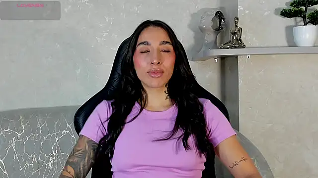 KAYLA BATISTA online show from July 15, 8:14 pm