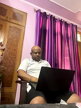 Snapshot of Dick_6inches chatting on October 13, 3:39 am Dick 6inches online show from October 13, 3:39 am