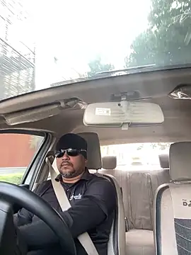 Snapshot of Dick_6inches chatting on October 22, 3:29 am Dick 6inches online show from October 22, 3:29 am