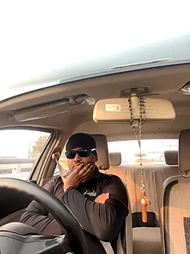 Snapshot of Dick_6inches chatting on November 3, 3:19 am Dick 6inches online show from November 3, 3:19 am