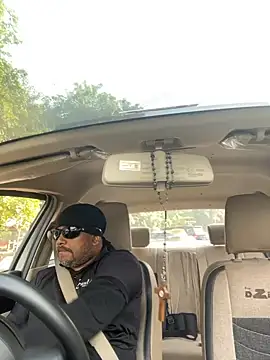 Snapshot of Dick_6inches chatting on November 4, 4:33 am Dick 6inches online show from November 4, 4:33 am