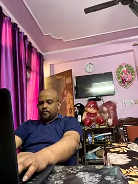 Snapshot of Dick_6inches chatting on November 15, 9:28 am Dick 6inches online show from November 15, 9:28 am