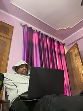 Snapshot of Dick_6inches chatting on November 23, 5:07 am Dick 6inches online show from November 23, 5:07 am