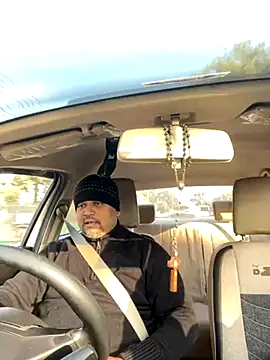 Snapshot of Dick_6inches chatting on December 4, 3:05 am Dick 6inches online show from December 4, 3:05 am