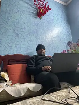 Snapshot of Dick_6inches chatting on December 15, 3:05 pm Dick 6inches online show from December 15, 3:05 pm