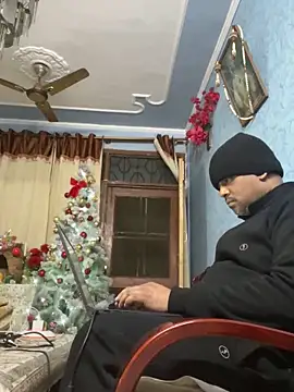 Snapshot of Dick_6inches chatting on December 21, 3:41 pm Dick 6inches online show from December 21, 3:41 pm