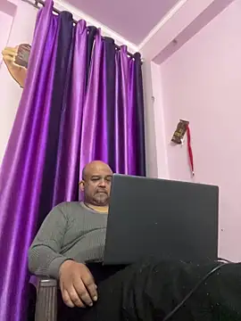 Snapshot of Dick_6inches chatting on January 6, 7:01 am Dick 6inches online show from January 6, 7:01 am