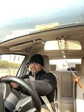 Snapshot of Dick_6inches chatting on January 17, 6:51 am Dick 6inches online show from January 17, 6:51 am