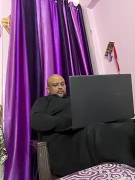 Snapshot of Dick_6inches chatting on February 13, 5:14 am Dick 6inches online show from February 13, 5:14 am