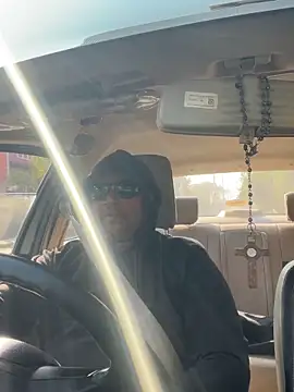 Snapshot of Dick_6inches chatting on February 17, 4:31 am Dick 6inches online show from February 17, 4:31 am