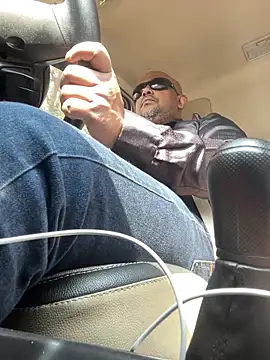 Snapshot of Dick_6inches chatting on February 21, 5:30 am Dick 6inches online show from February 21, 5:30 am