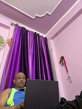 Snapshot of Dick_6inches chatting on February 23, 2:31 am Dick 6inches online show from February 23, 2:31 am