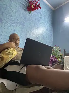 Snapshot of Dick_6inches chatting on February 27, 1:38 am Dick 6inches online show from February 27, 1:38 am